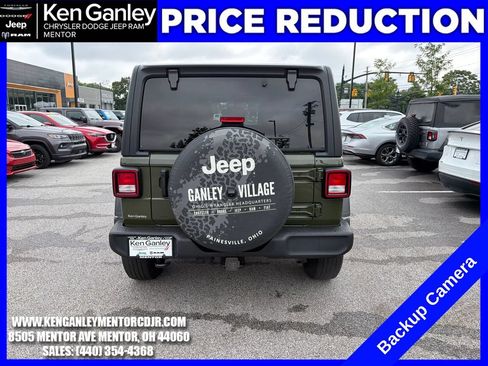 Used 2022 Jeep Wrangler Unlimited Sport AWD/4WD image 9