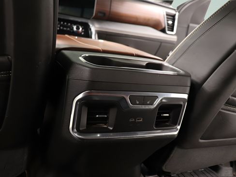 Used 2024 GMC Sierra 3500 Denali Ultimate AWD/4WD image 23