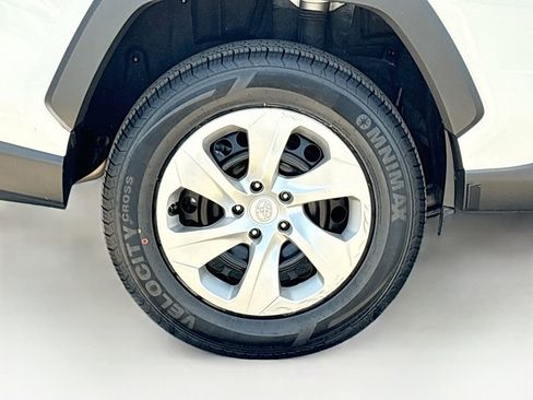 Certified 2022 Toyota RAV4 LE FWD image 32