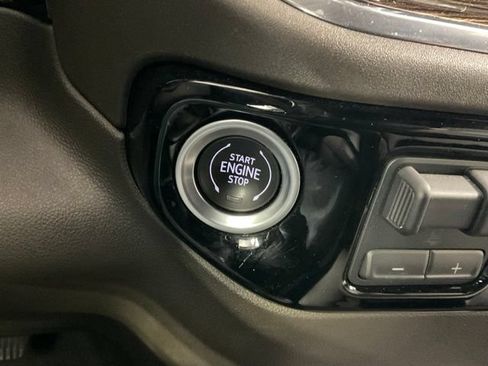 Used 2024 GMC Sierra 1500 SLE AWD/4WD image 17