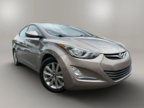 Used 2014 Hyundai Elantra SE w/ Option Group 02 FWD image 4