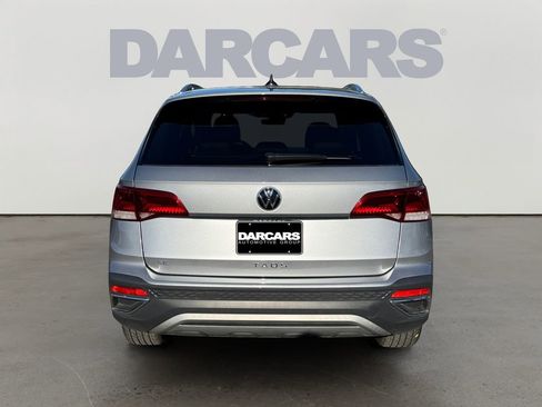Used 2024 Volkswagen Taos SE image 6