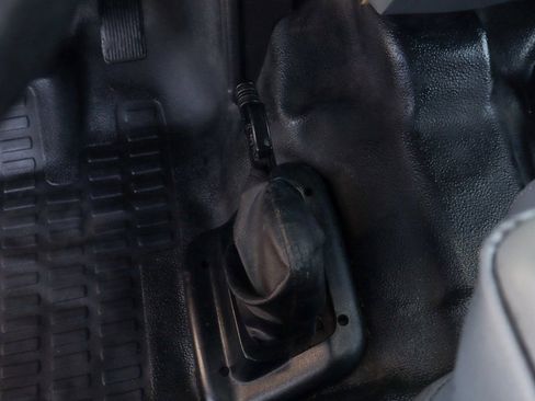 Used 2016 Ford F650 2WD Crew Cab Super Duty image 30