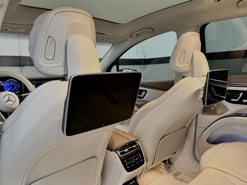 Certified 2023 Mercedes-Benz EQS 450+ 4MATIC SUV w/ Exclusive Trim Package image 38