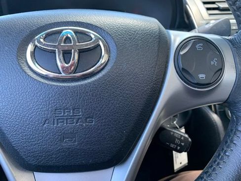 Used 2012 Toyota Camry SE FWD image 11
