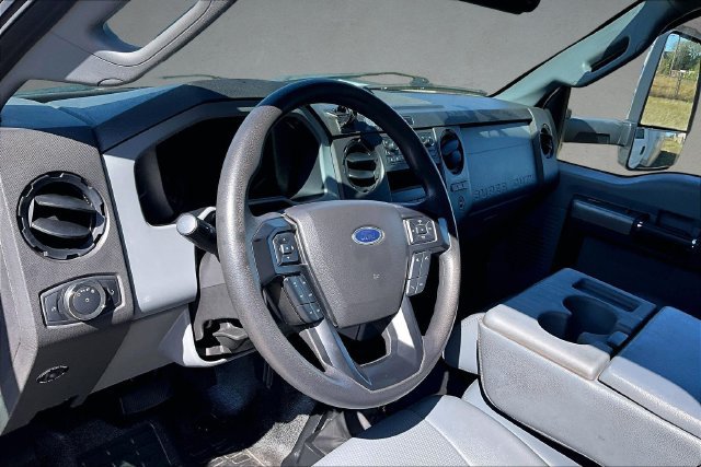 Used 2022 Ford F750 2WD Regular Cab Super Duty image 8