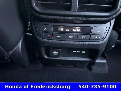 Certified 2025 Honda Pilot Elite image 50