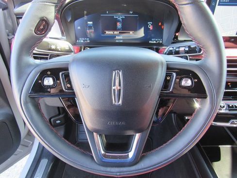 Used 2023 Lincoln Corsair Reserve image 20