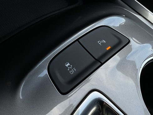 Used 2024 Chevrolet Malibu LT image 36