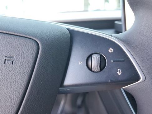 Used 2026 Tesla Model Y 2WD image 25
