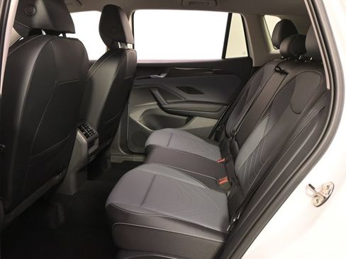 Used 2026 Volkswagen Tiguan SE AWD/4WD image 21