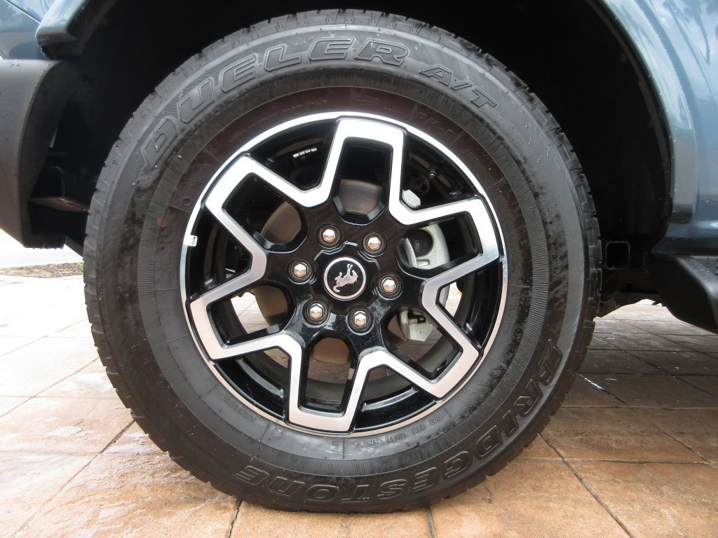 Certified 2025 Ford Bronco Outer Banks AWD/4WD image 9