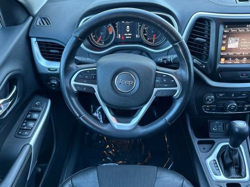 Used 2018 Jeep Cherokee Latitude Plus image 14