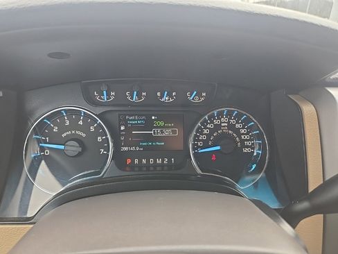 Used 2012 Ford F150 XLT w/ XLT Chrome Pkg image 15