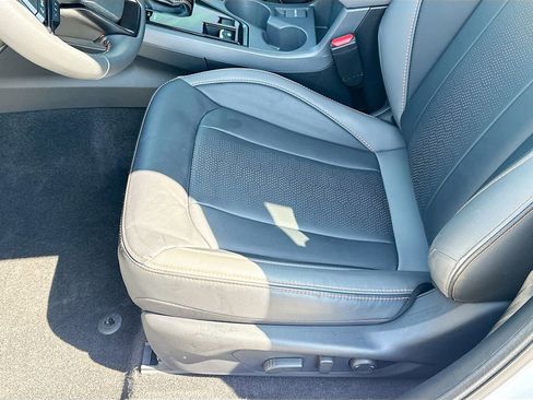 Certified 2025 Subaru Crosstrek 2.5i Limited w/ Crosstrek Mirror Package image 27