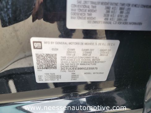 Used 2024 GMC Sierra 1500 AT4 w/ Technology Package AWD/4WD image 35