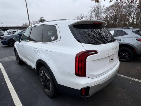 Certified 2023 Kia Telluride S w/ S Sunroof Package image 7