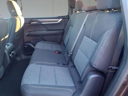 Used 2025 GMC Acadia Elevation image 26