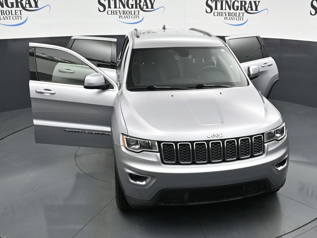 Used 2018 Jeep Grand Cherokee Laredo RWD image 34