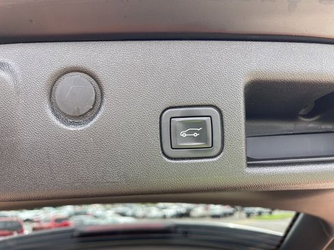 Used 2022 Chevrolet Equinox RS w/ LPO, Floor Liner Package image 16