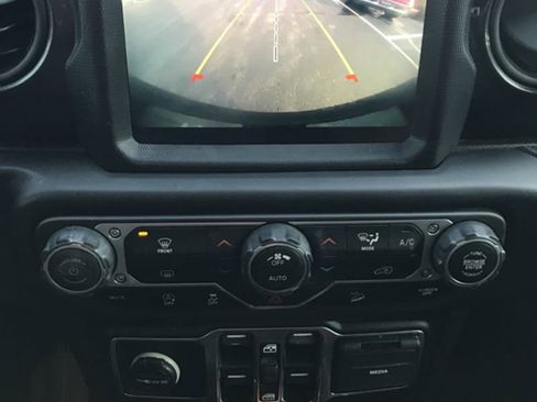 Used 2021 Jeep Wrangler Unlimited Sport image 40