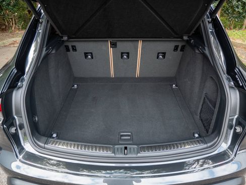 Used 2025 Porsche Macan image 39