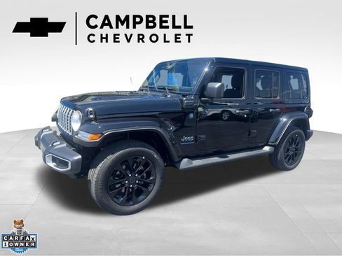 Used 2025 Jeep Wrangler Unlimited Sahara AWD/4WD image 1