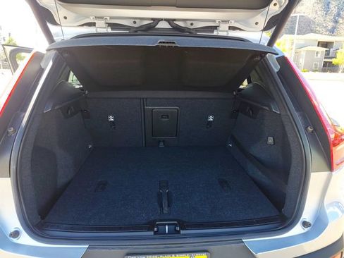 Used 2019 Volvo XC40 T5 Momentum image 13