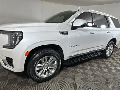 Used 2023 GMC Yukon SLT w/ SLT Luxury Package AWD/4WD image 6