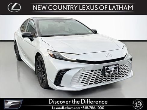 Used 2025 Toyota Camry XSE AWD/4WD image 1