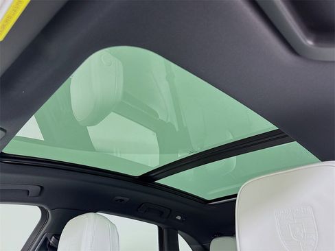 New 2026 Porsche Macan Turbo image 25