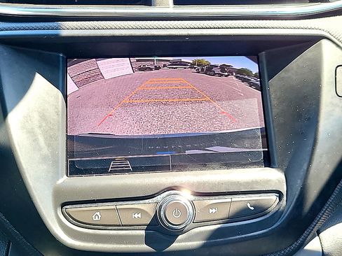 Used 2023 Chevrolet TrailBlazer LT FWD image 23