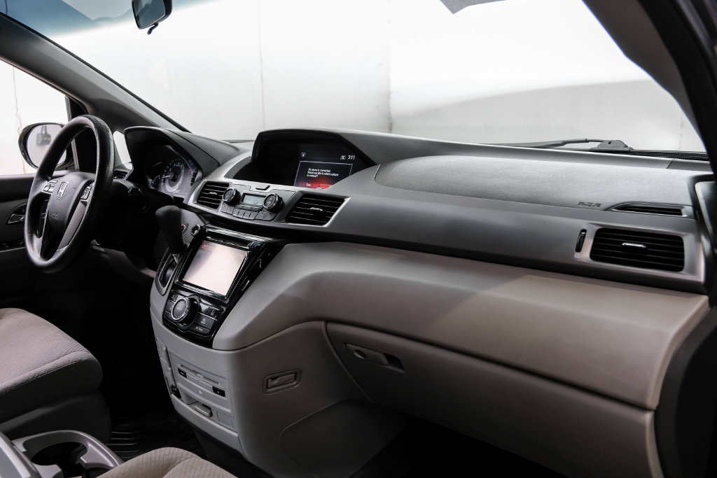 Used 2016 Honda Odyssey SE image 16
