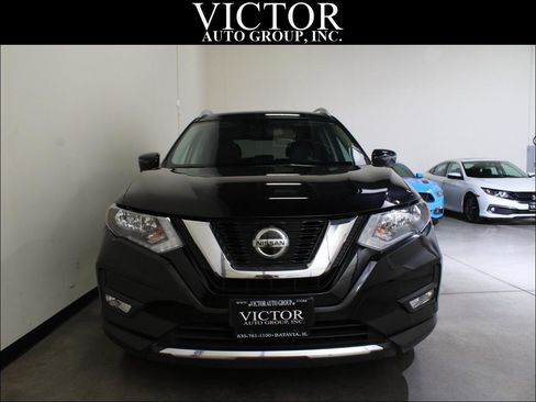 Used 2018 Nissan Rogue SL image 2