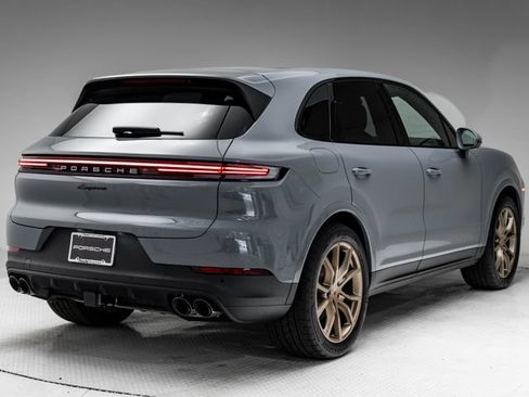 New 2026 Porsche Cayenne AWD/4WD image 32