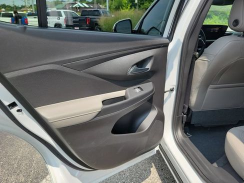 Used 2025 Buick Envista Avenir FWD image 11