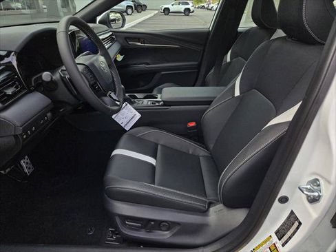 Used 2026 Toyota Camry SE FWD image 15