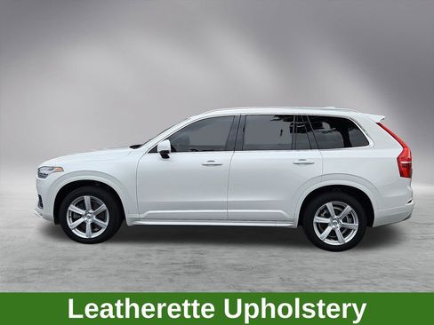 Used 2022 Volvo XC90 T5 Momentum image 4