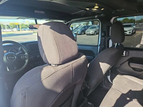 Used 2023 Jeep Wrangler Unlimited AWD/4WD image 11