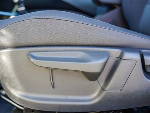 Certified 2025 Kia Niro LX image 22