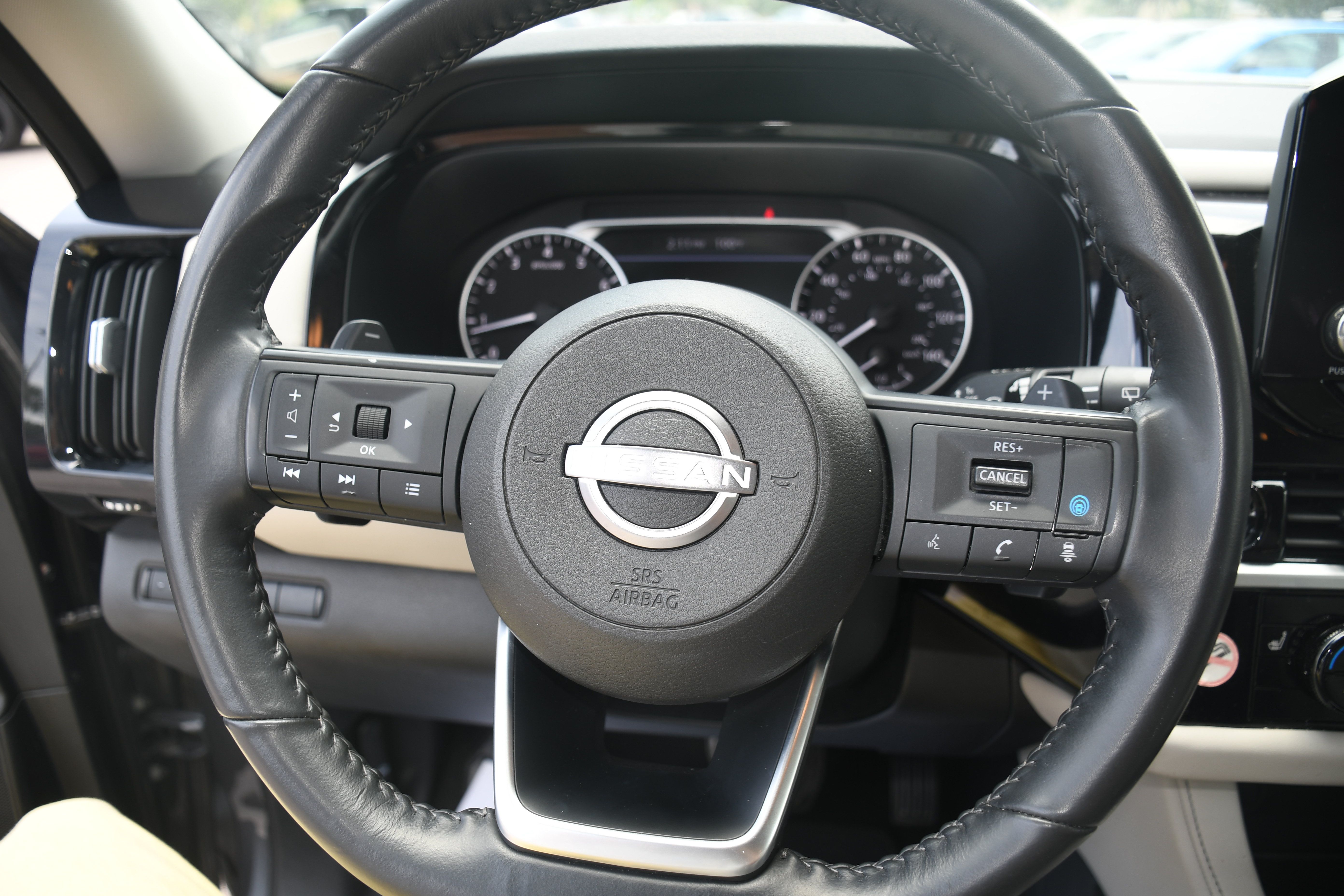 Used 2024 Nissan Pathfinder SV FWD image 12
