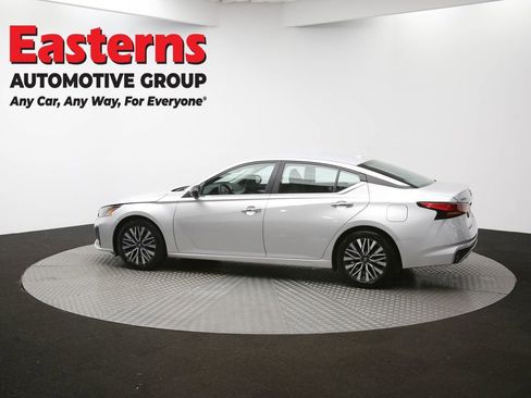 Used 2024 Nissan Altima 2.5 SV image 59