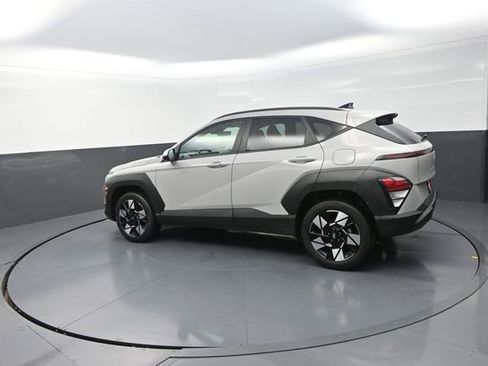 Used 2025 Hyundai Kona SEL AWD/4WD image 46