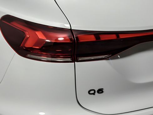 Certified 2025 Audi Q6 e-tron Premium Plus w/ Premium Plus image 27