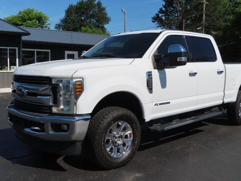 Used 2018 Ford F250 XLT w/ XLT Premium Package AWD/4WD image 10