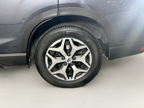 Used 2019 Subaru Forester Premium AWD/4WD image 11