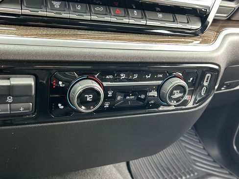 Used 2025 Chevrolet Silverado 2500 LT w/ Convenience Package image 26