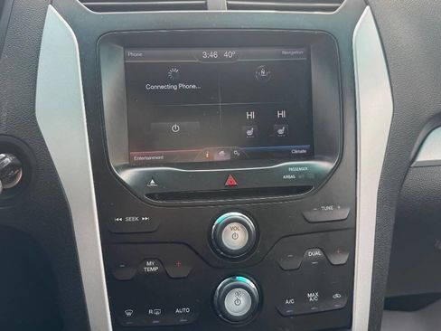 Used 2013 Ford Explorer XLT image 18