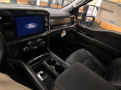 New 2026 Ford F250 Lariat w/ Black Appearance Package image 20