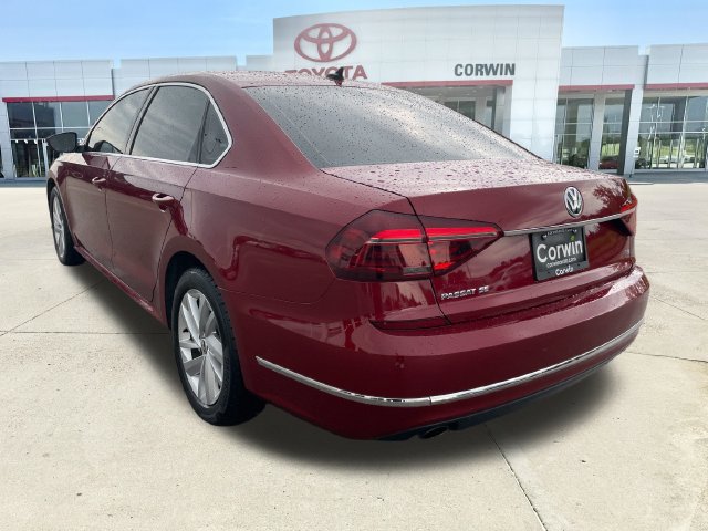 Used 2018 Volkswagen Passat 2.0T SE w/ SE Lighting Package FWD image 3